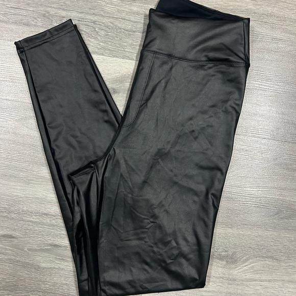 Aerie faux luxe leather black legging - Picture 2 of 4
